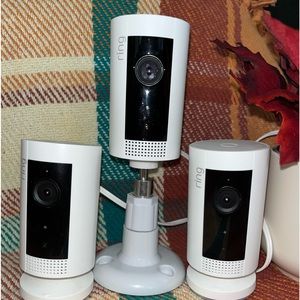 Ring Camera Lot with 2 additional wall mounts